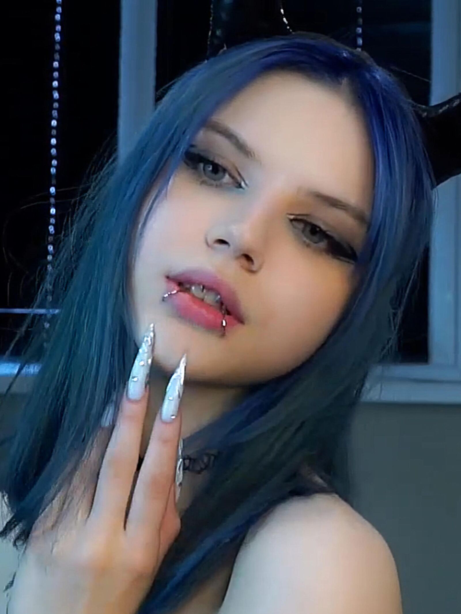 EVELYYN 
