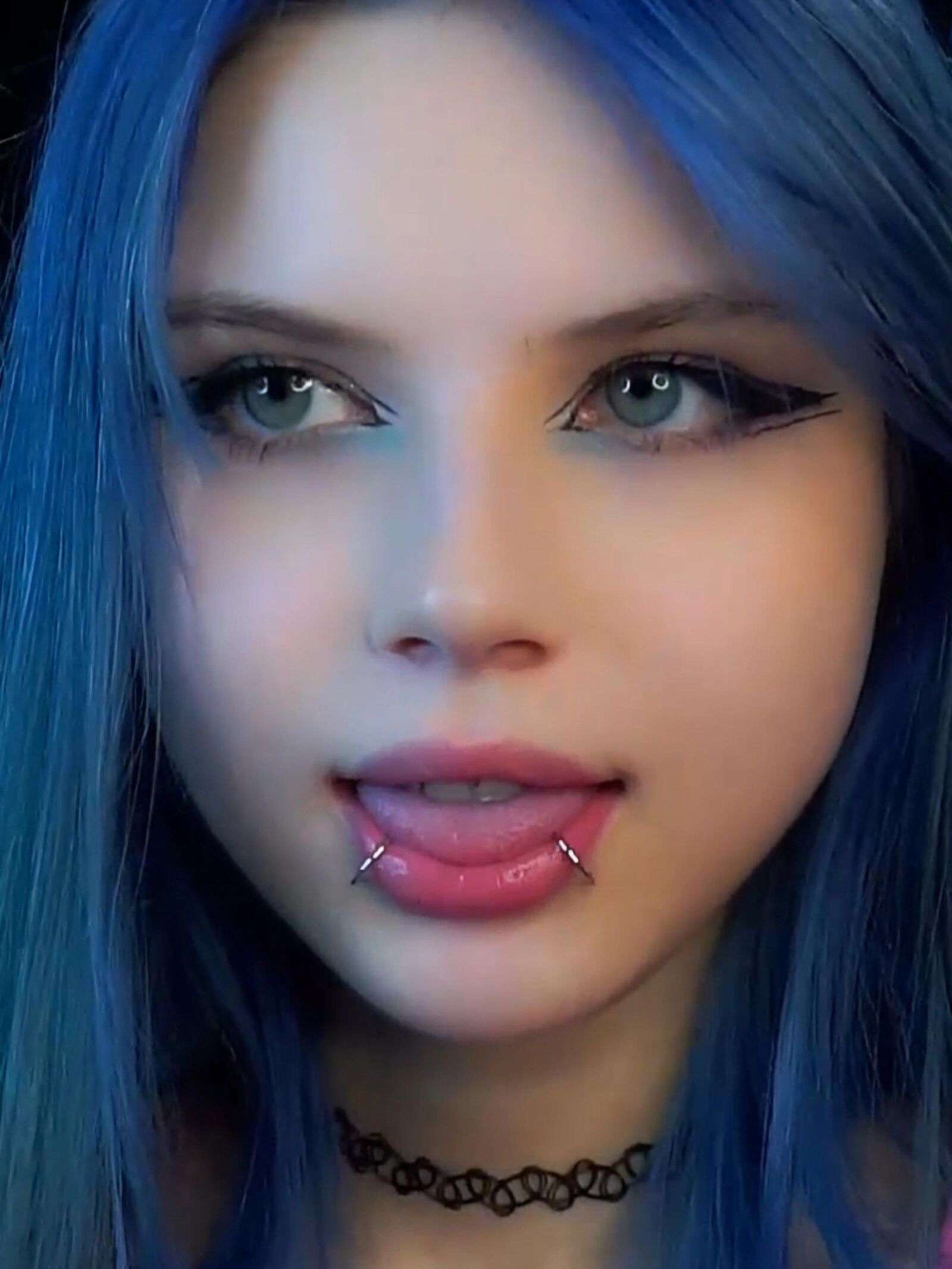 EVELYYN 