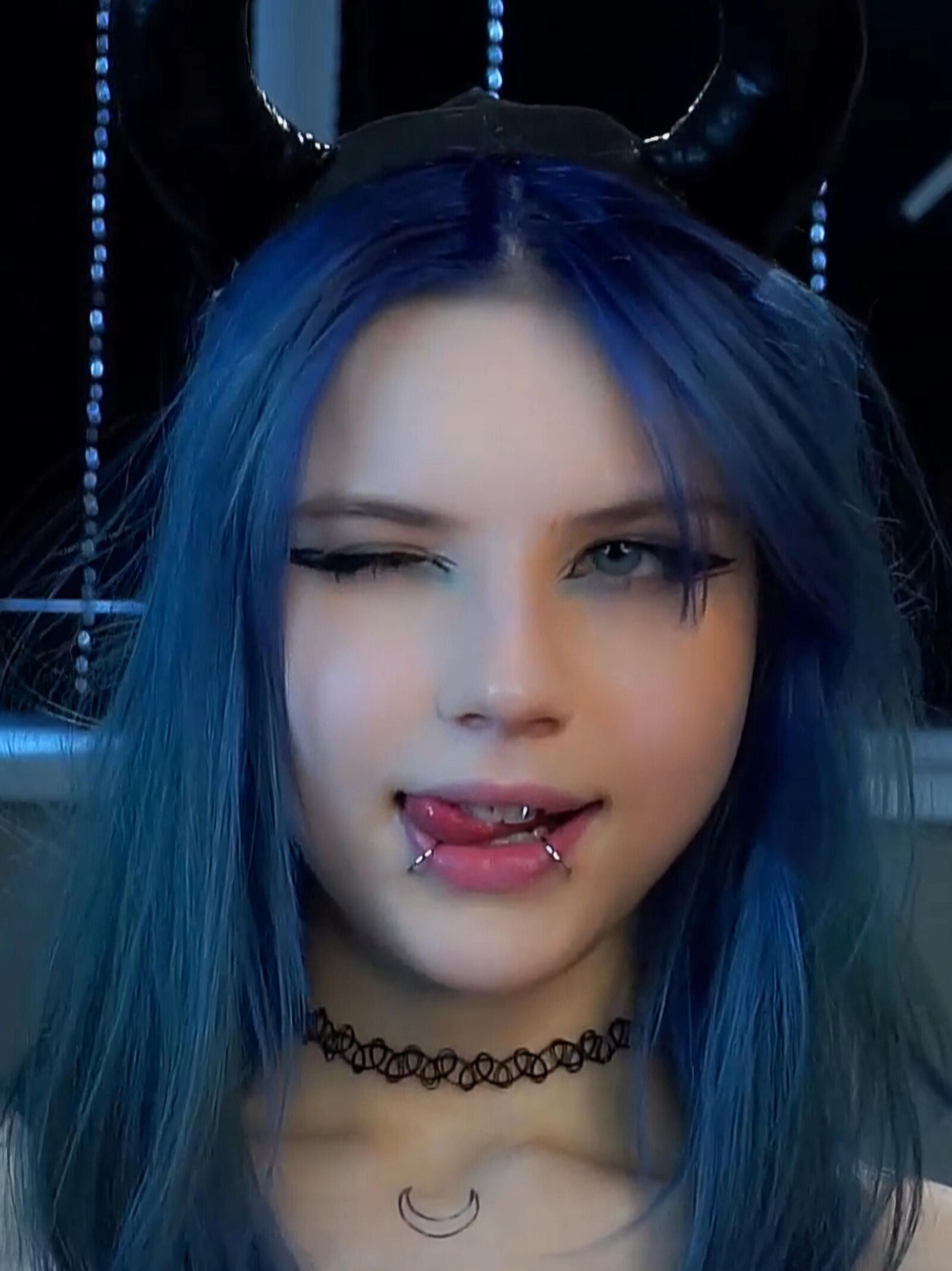 EVELYYN 