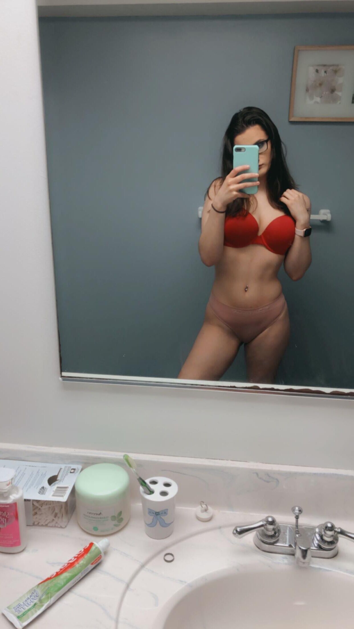 Brunette leaked online
