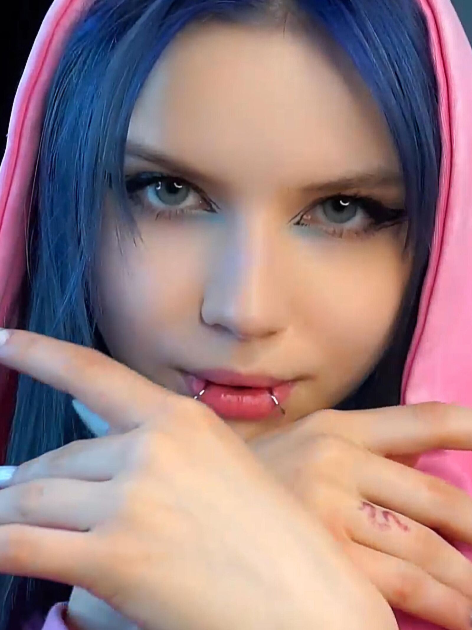 EVELYYN 