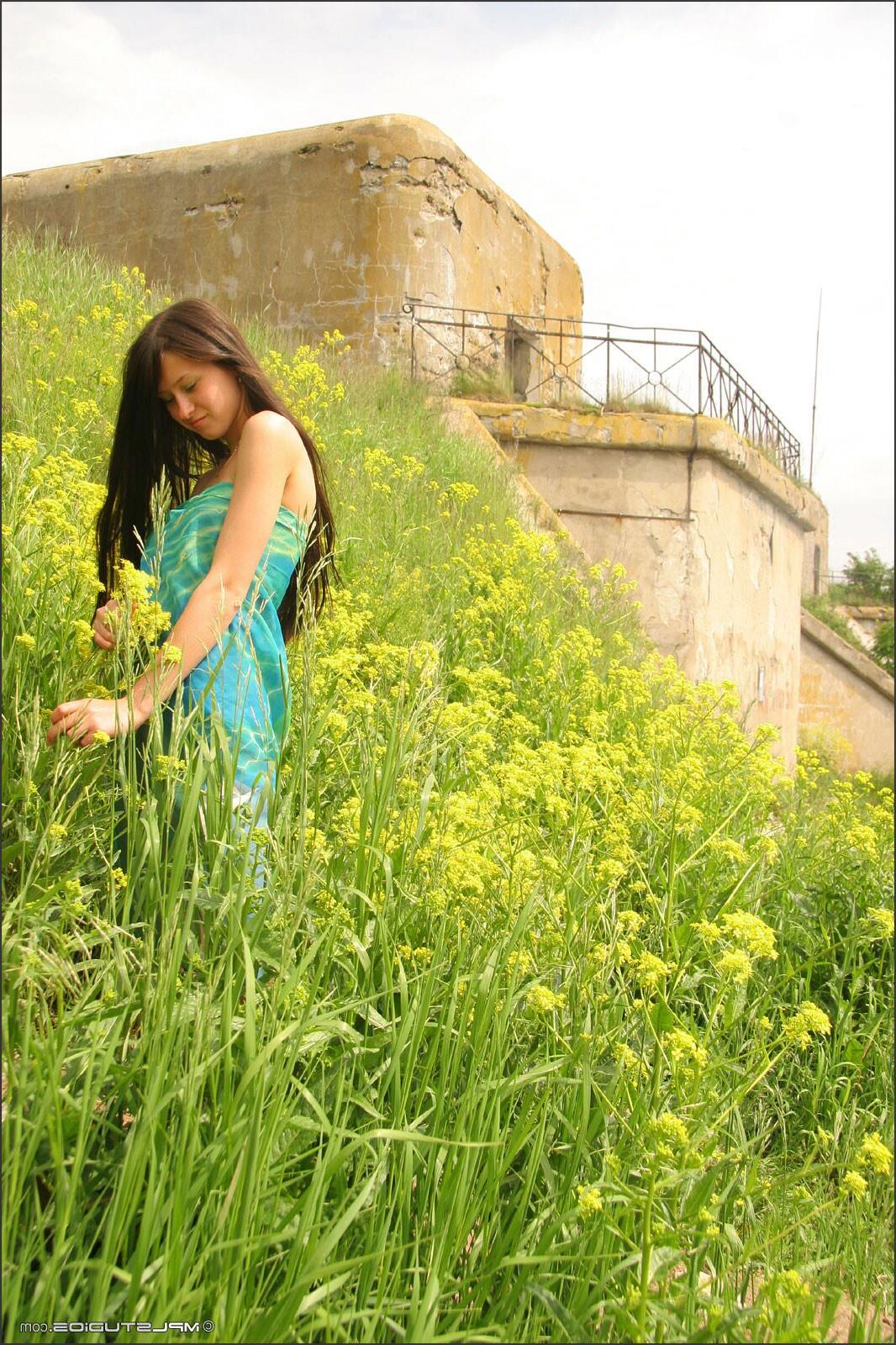 Kamilla / Lydia / Donita nude lesbian teens on the field