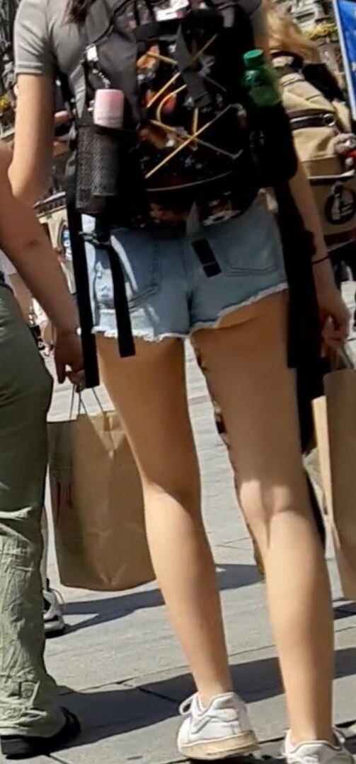 Streetgirls in shorts 