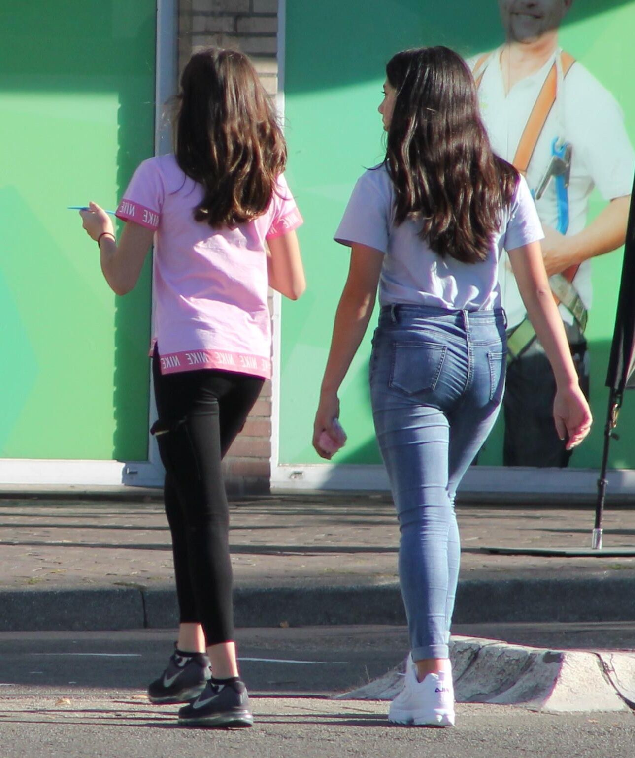 Voyeur de rua adolescente de meninas sinceras