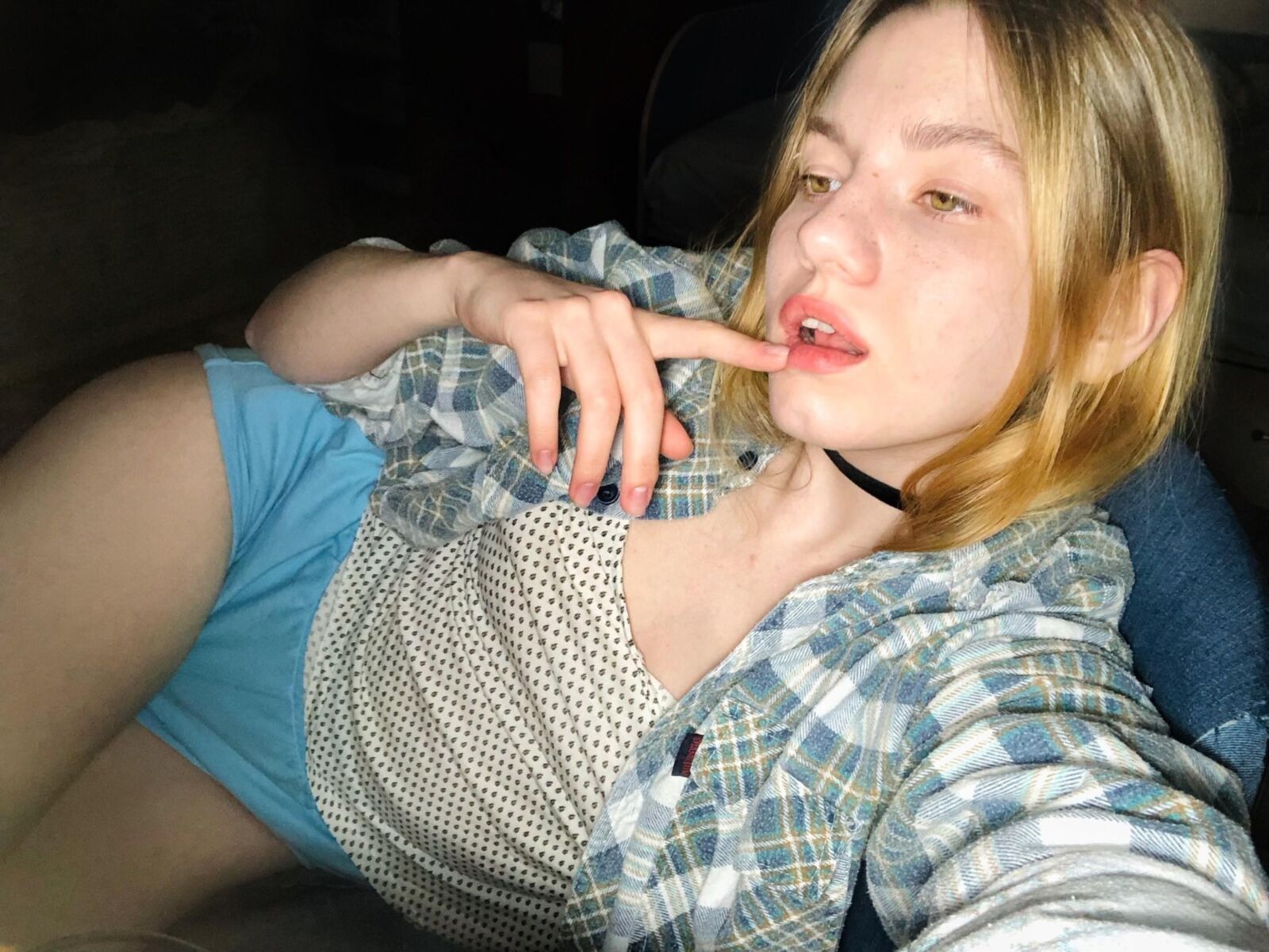 Non Nude Girlfriends Mixed 