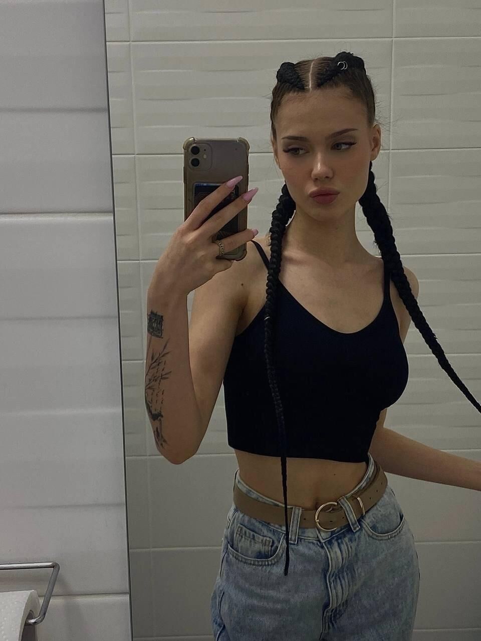 Non Nude Girlfriends Mixed 