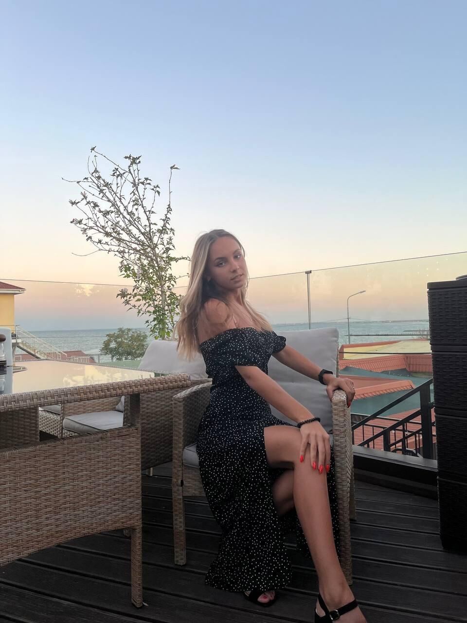 Non Nude Girlfriends Mixed 