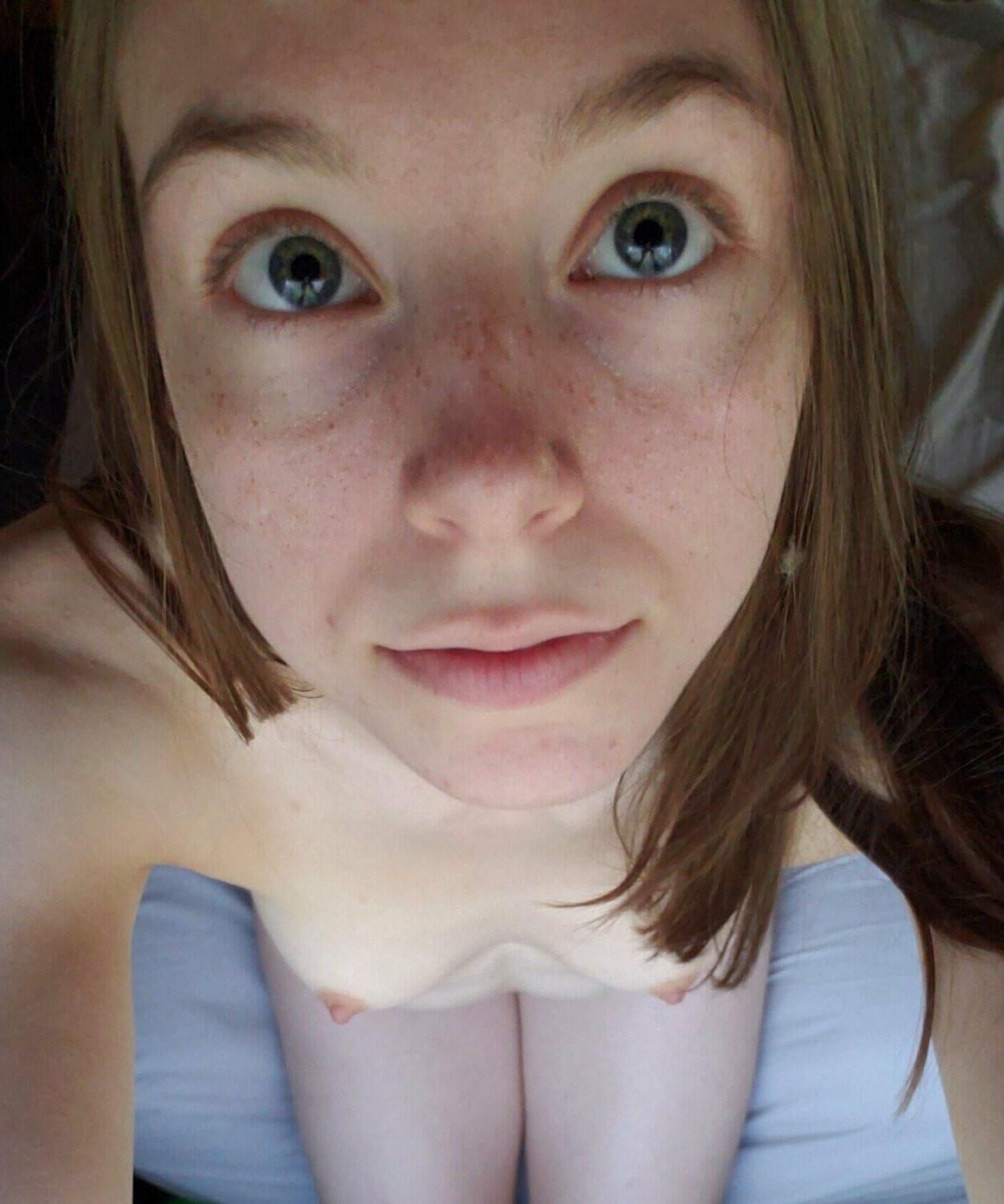 White Girl With Beautiful Pussy