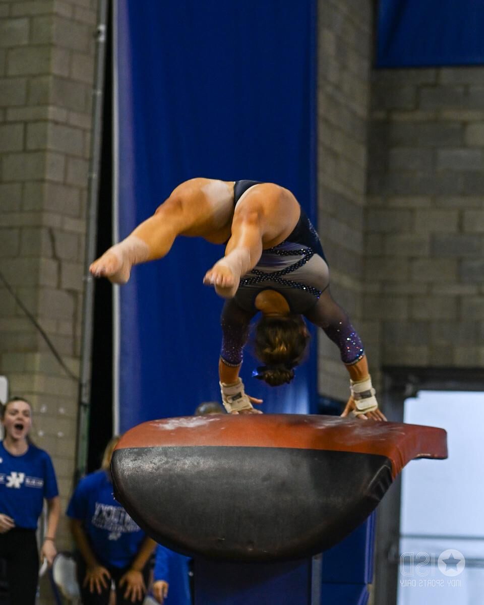 Very Hot College Gymnasts Part 