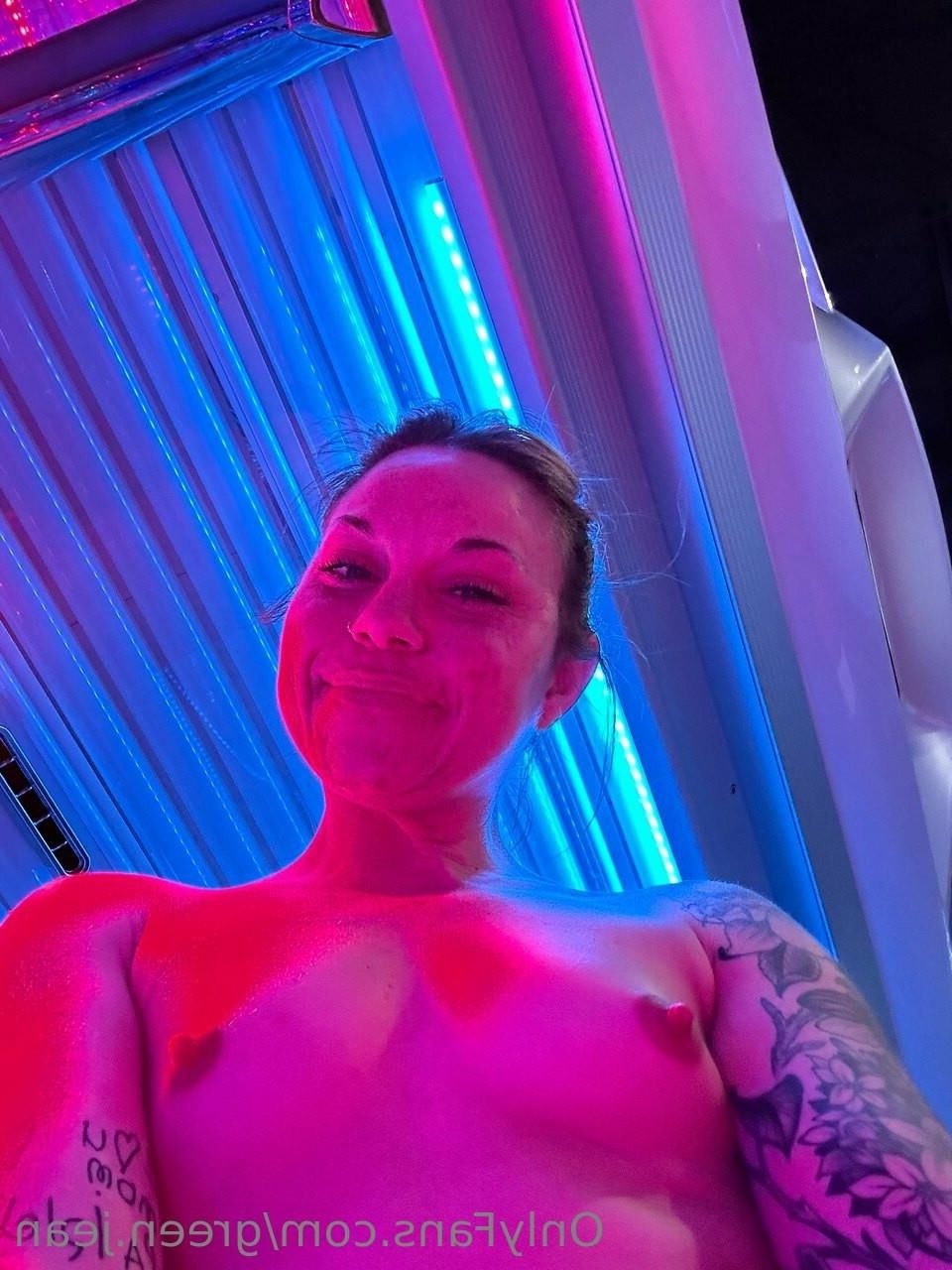 Amanda selfie and snap