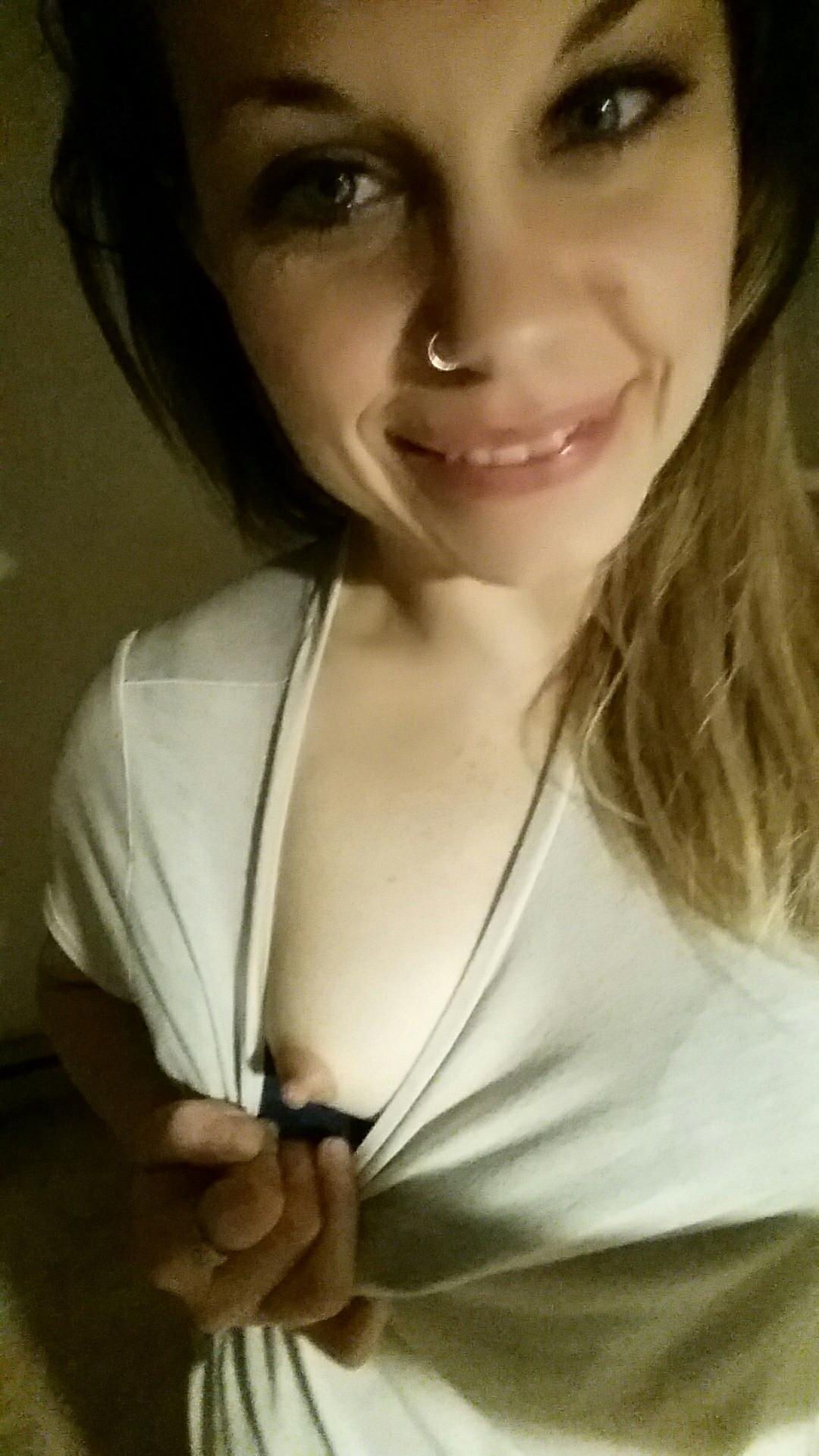 Amanda selfie and snap