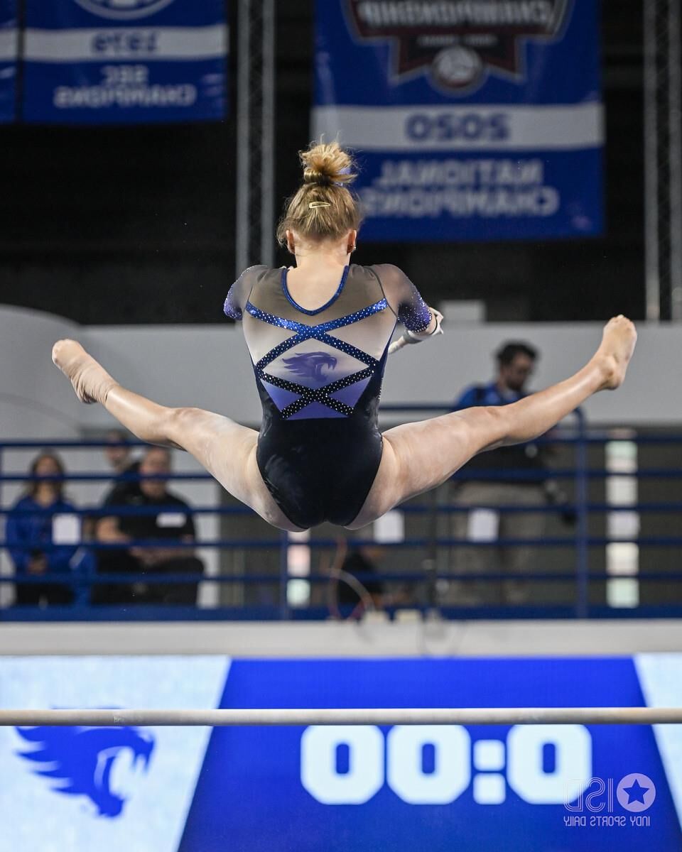 Very Hot College Gymnasts Part 