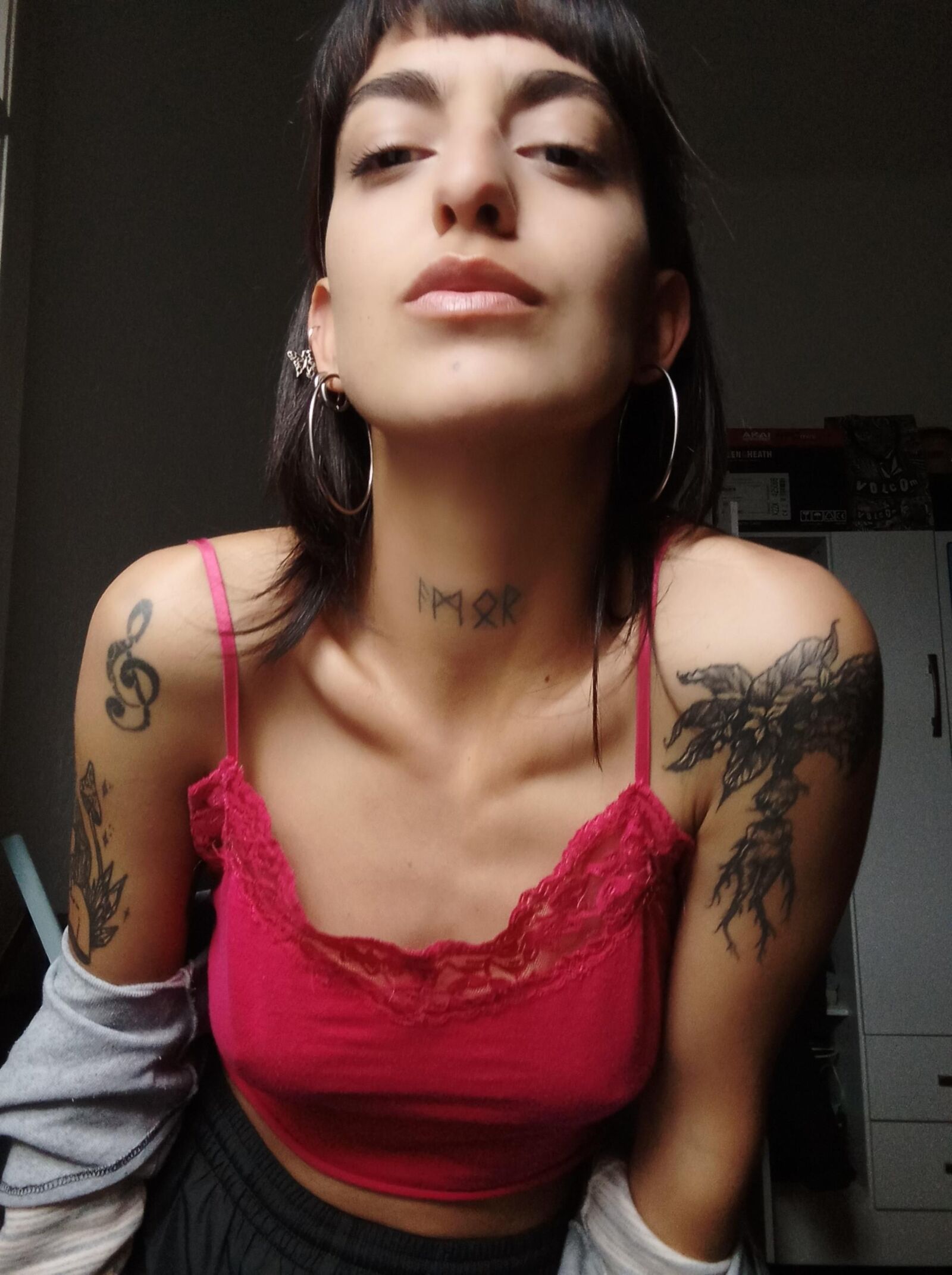 TEEN SLUT GF FOR TRIBUTES