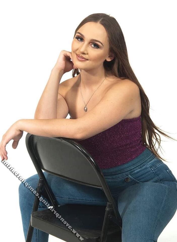 Sexy Lil White Hood Hoe