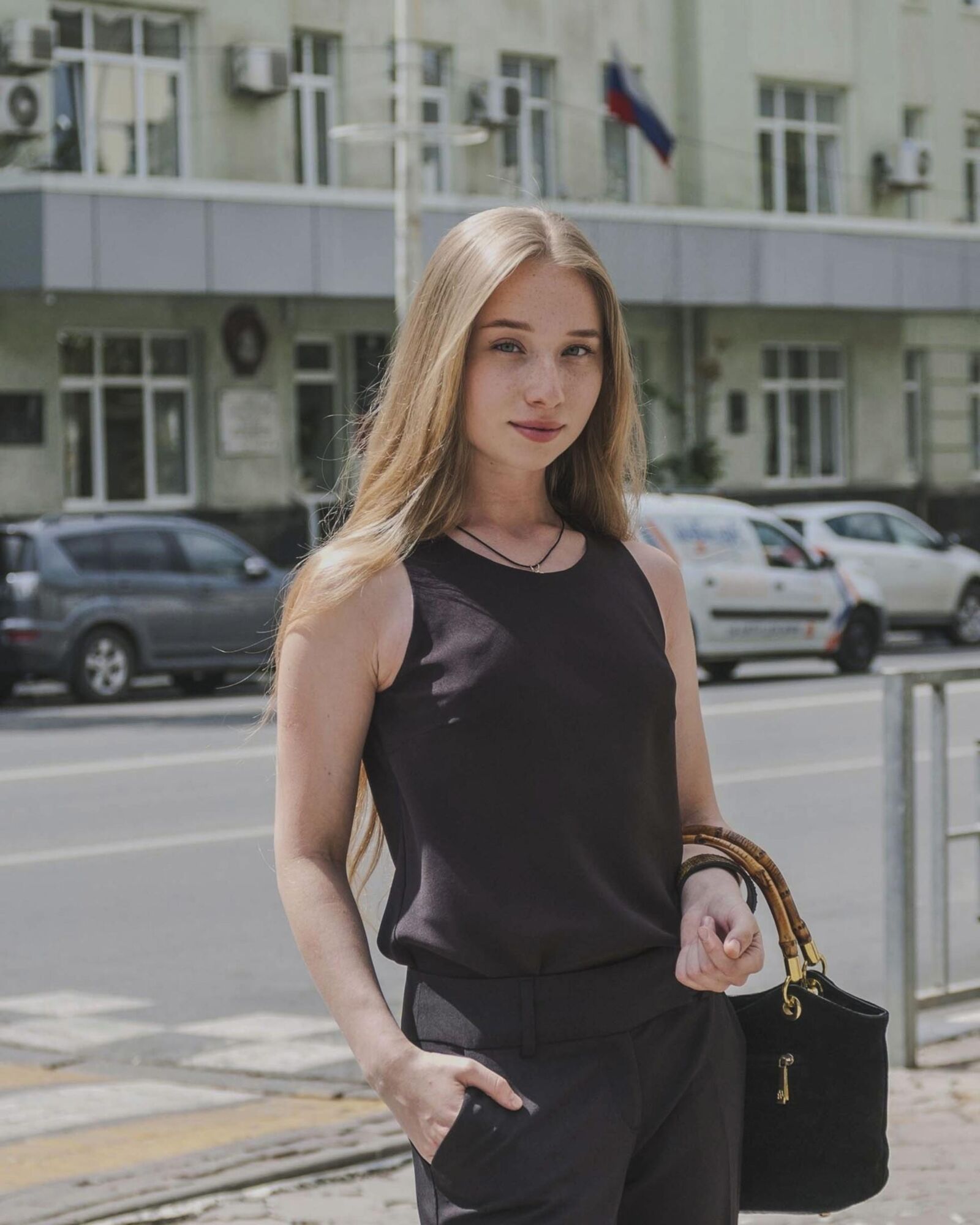 Не обнаженные подруги смешаны