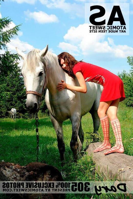 Atomicsweet Dary Horse x