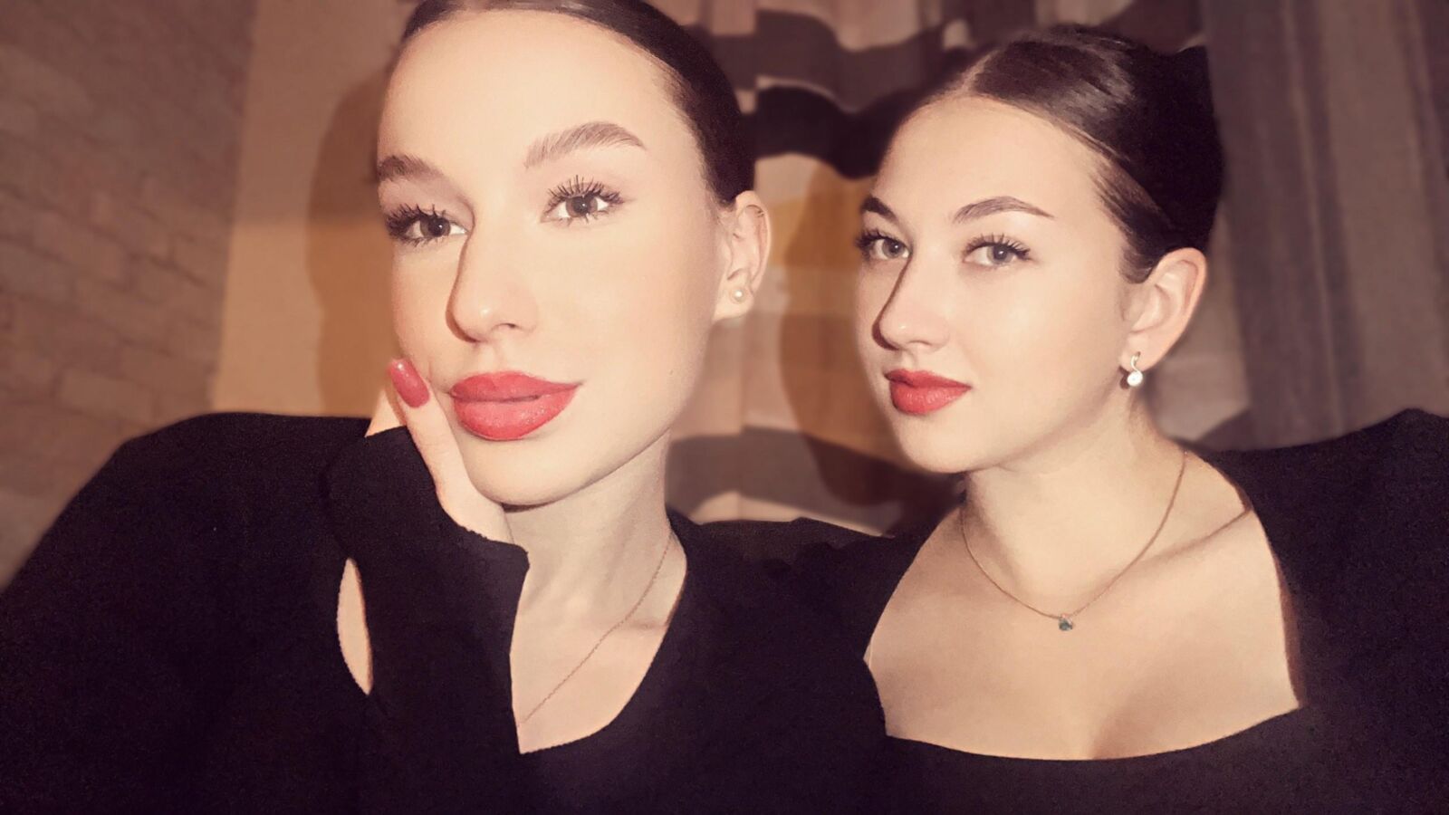 Non Nude Girlfriends Mixed 