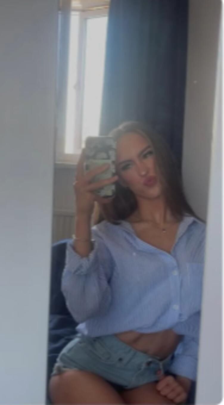 Miah Pierced Tight British Chav Teen Slut sexualised!