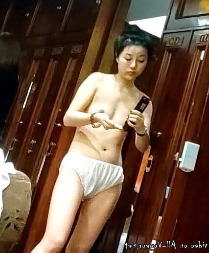 Changing Clothes and Bathing in the Hot Spring 