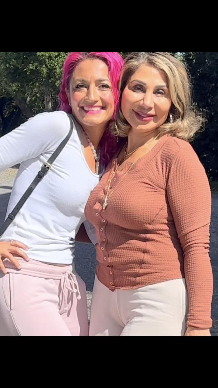 Sexy bloggers with there moms