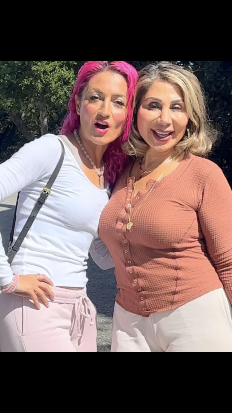 Sexy bloggers with there moms