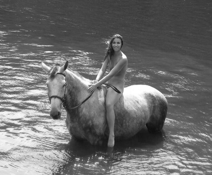 Chicas y caballos