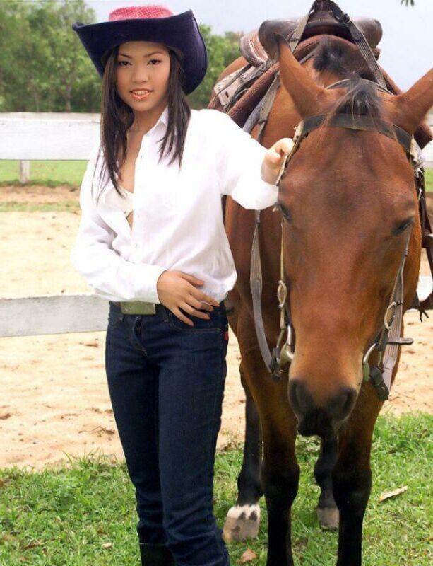 Chicas y caballos