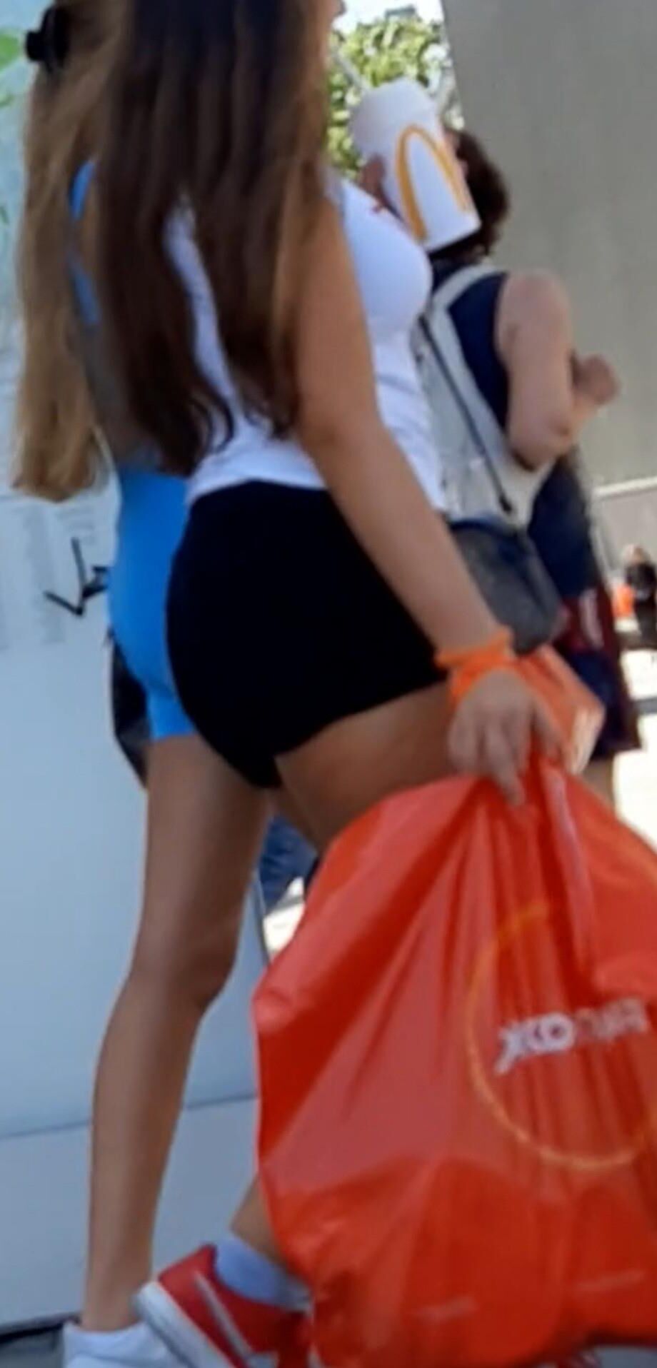 Streetgirls en pantalones cortos