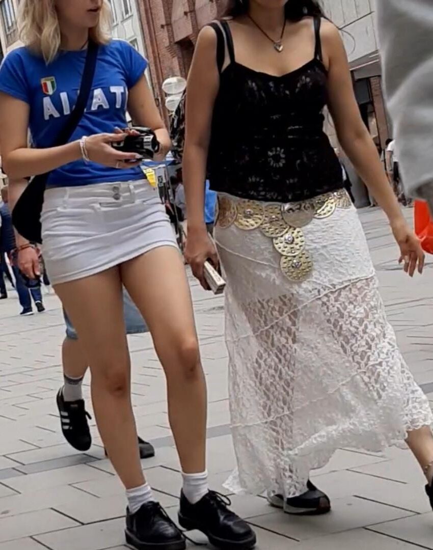 Streetgirls en faldas