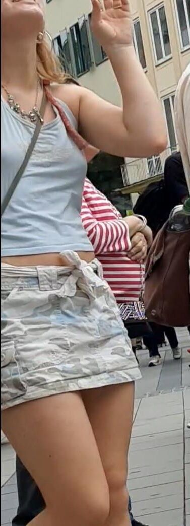 Streetgirls en faldas