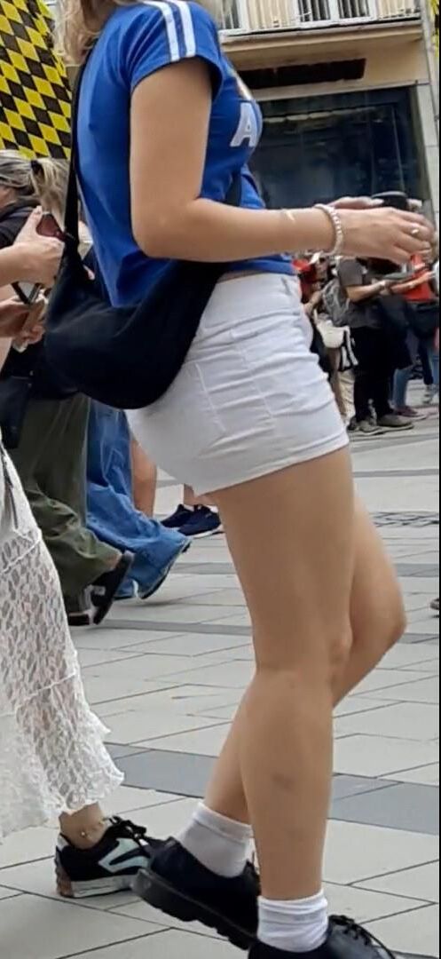 Streetgirls en faldas