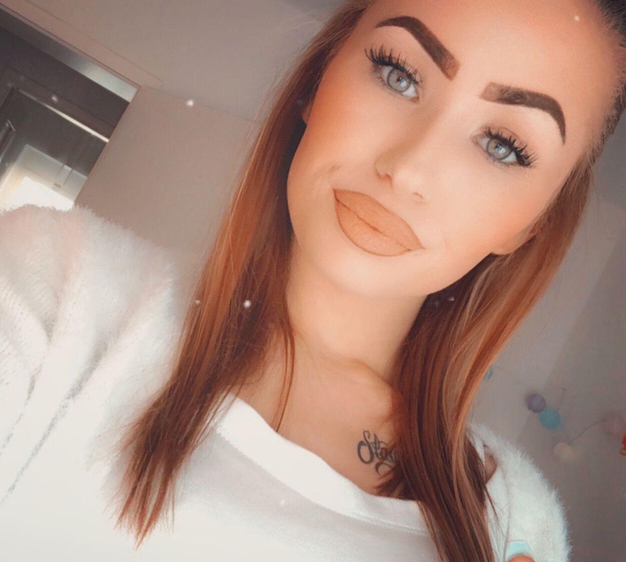 Whuch pics of my gf would you use to jerk off? 
