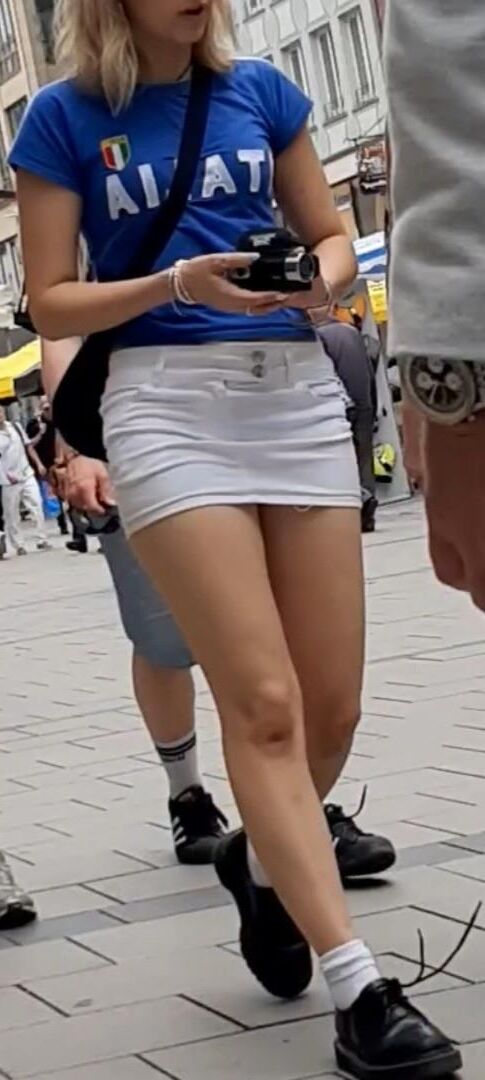 Streetgirls en faldas