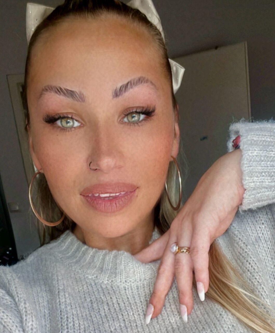 Whuch pics of my gf would you use to jerk off? 