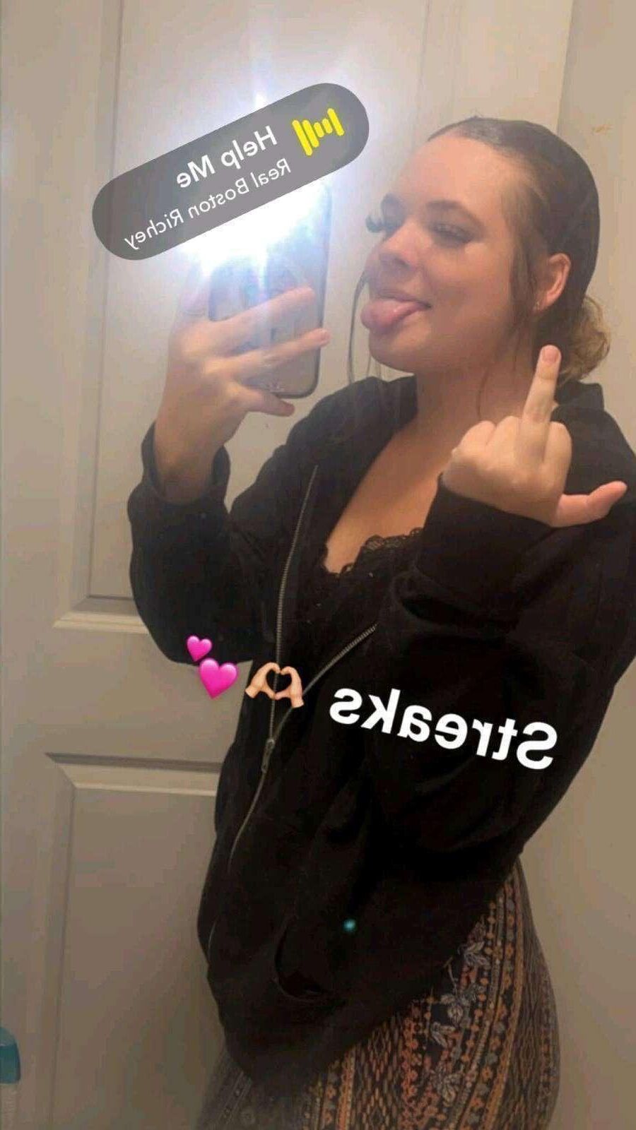 Samantha loves to sell on Snap