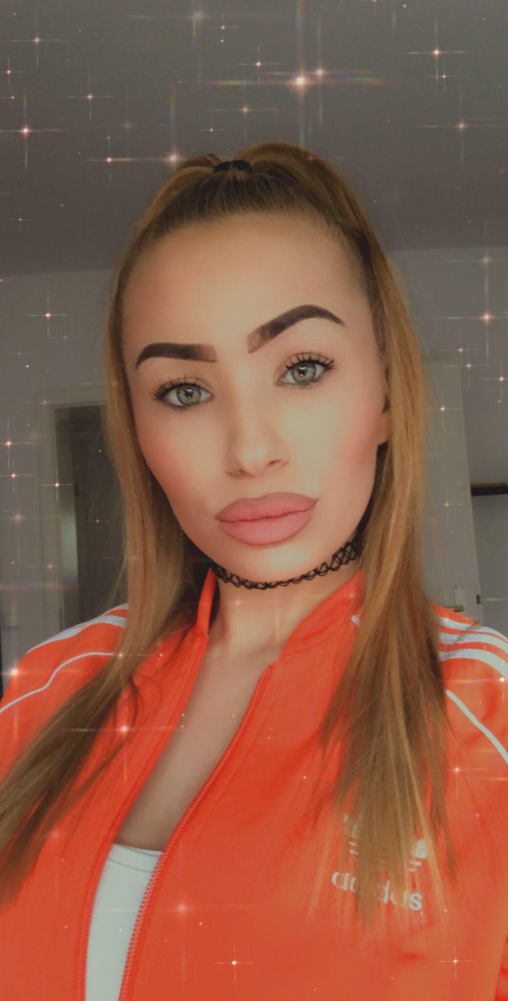 Whuch pics of my gf would you use to jerk off? 