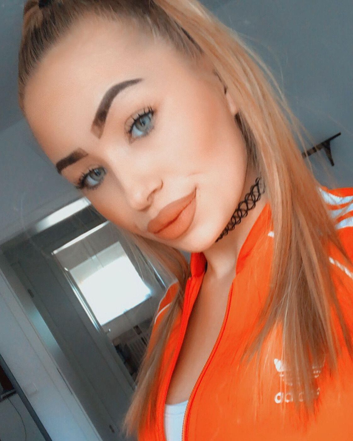 Whuch pics of my gf would you use to jerk off? 