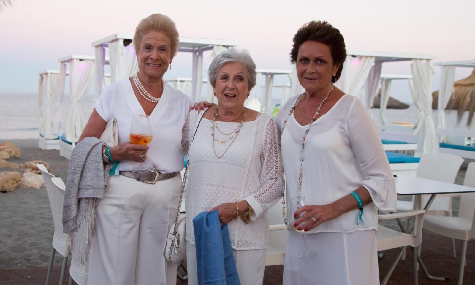 Elige a tu joven nanna por una noche