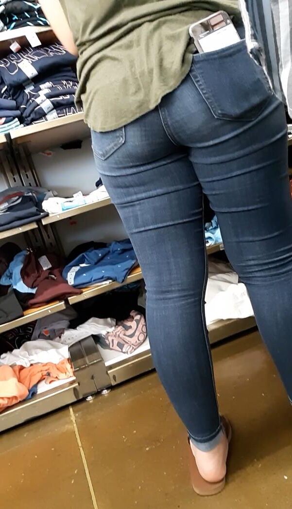Teen in jeans at Old Navy