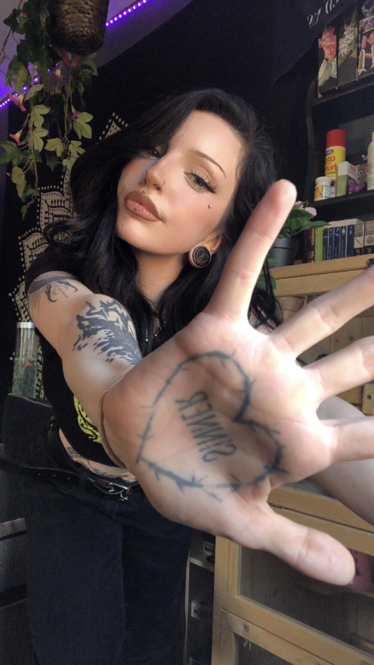 ICE_QUEEN_