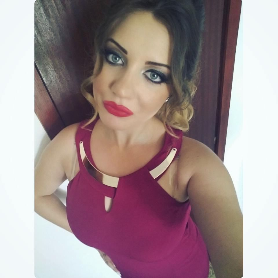 Mujeres calientes con vestidos (no desnudos)