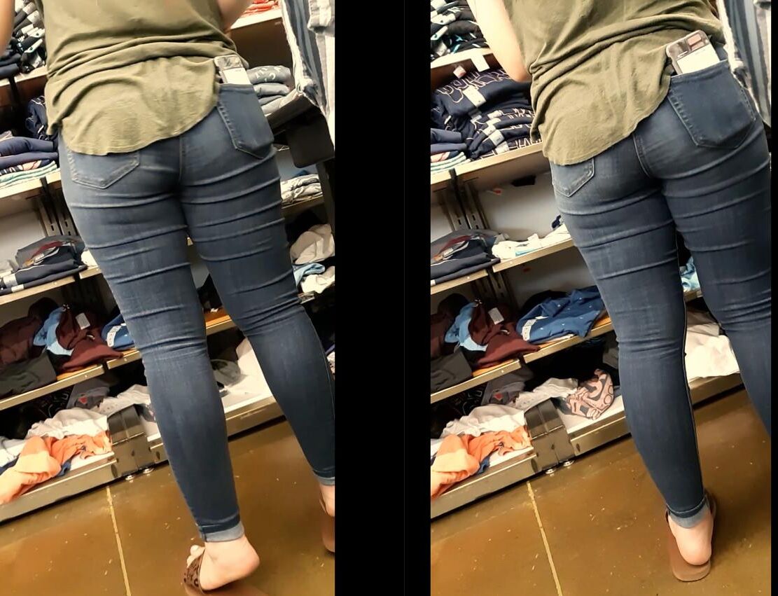 Teen in jeans at Old Navy