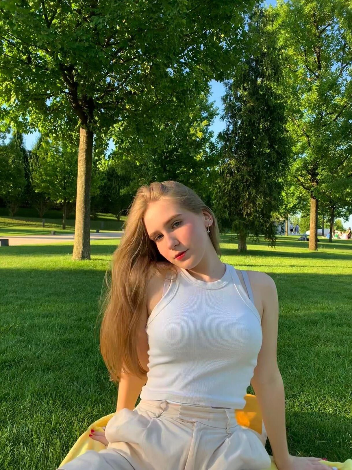 Non Nude Girlfriends Mixed 