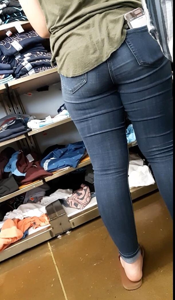 Teen in jeans at Old Navy
