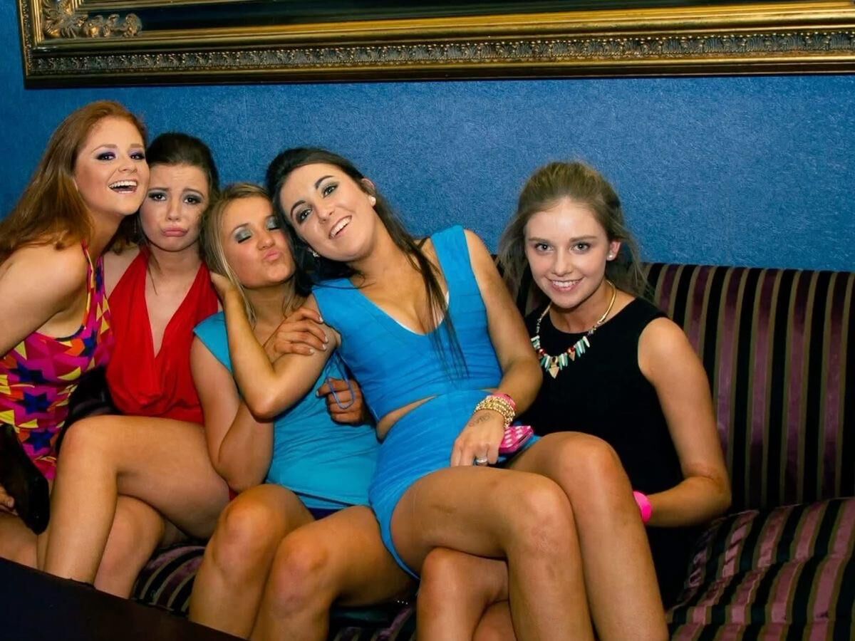 Irish Chav Party TNS en tacones altos