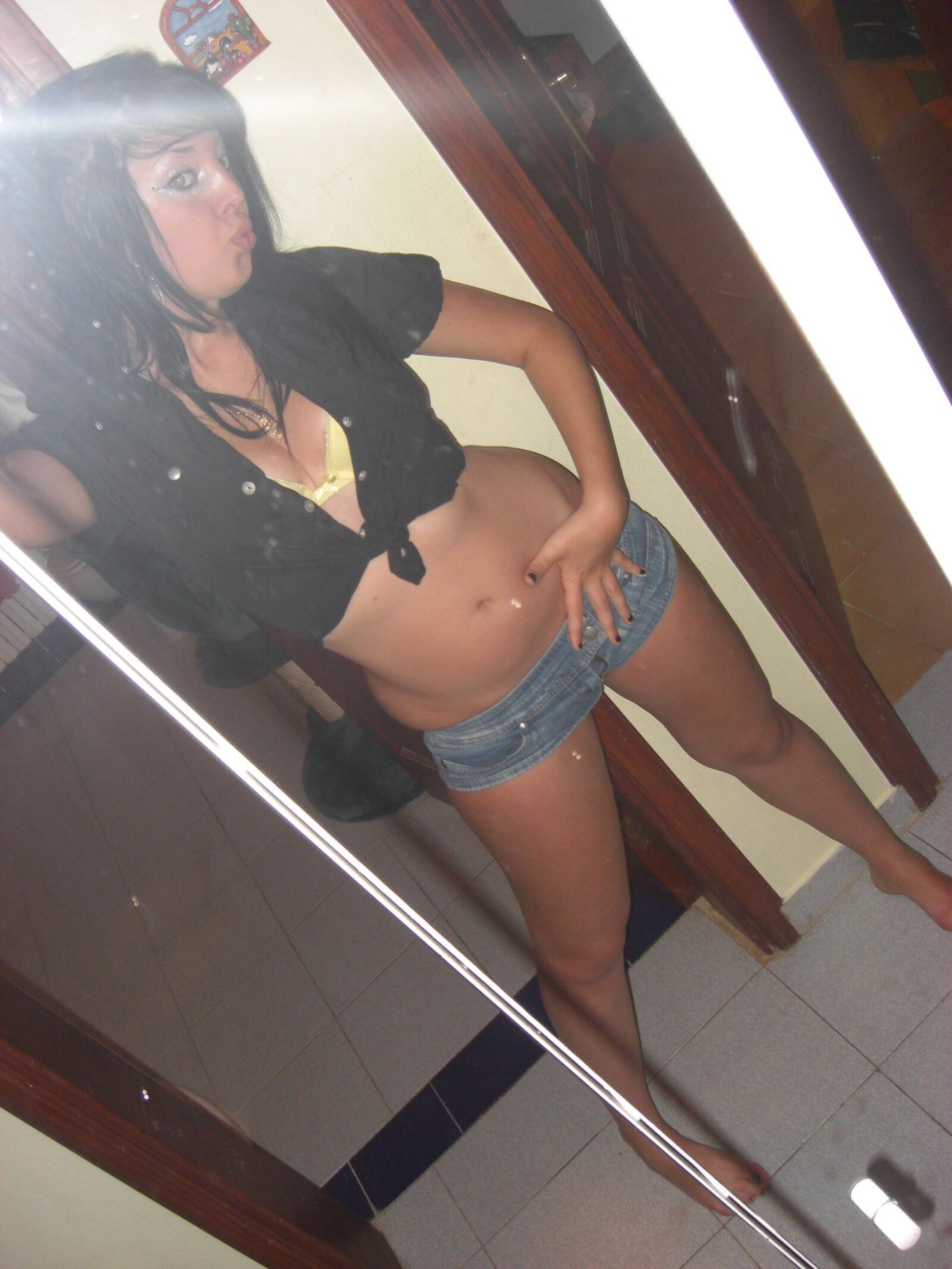 Adolescente fofo e excêntrico
