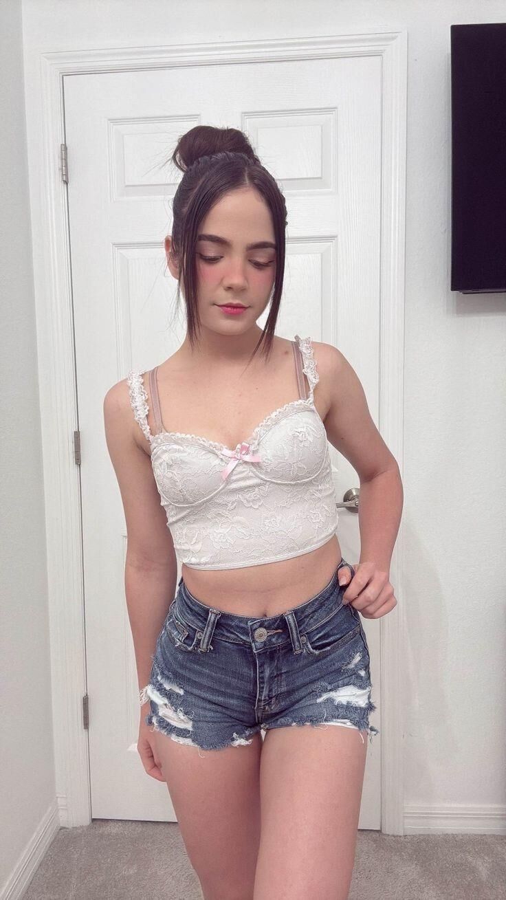 P Interés en la belleza Centrarse en la universidad de modelos juveniles y arriba