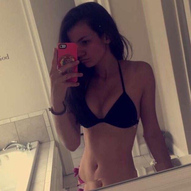 A Emma le encanta presumir y ser putna
