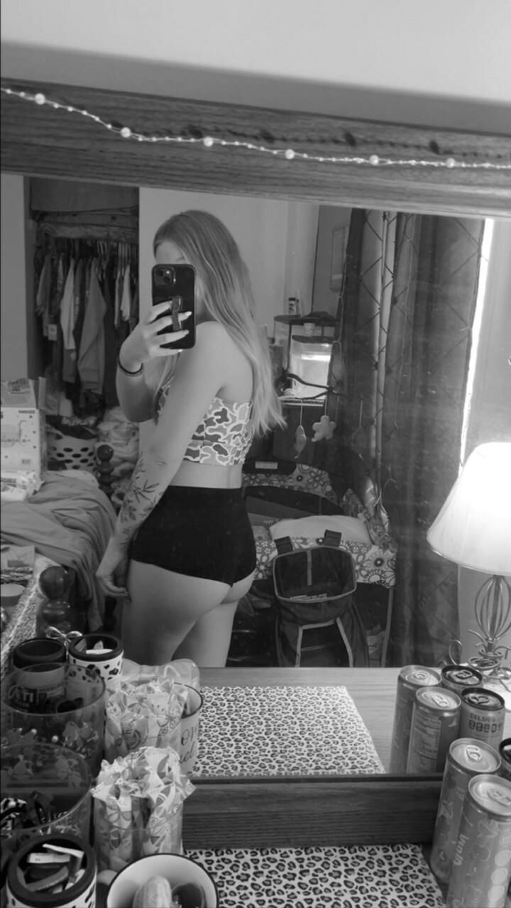 Loira de um ano Haley é uma vagabunda do Snapchat