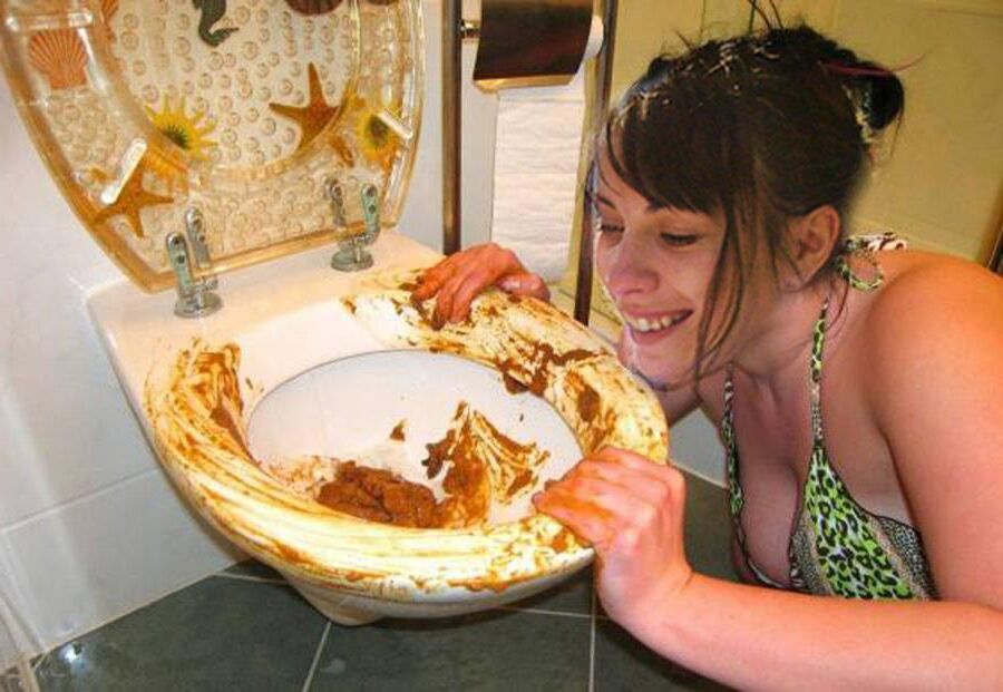 bizare young teen play with own (scat)